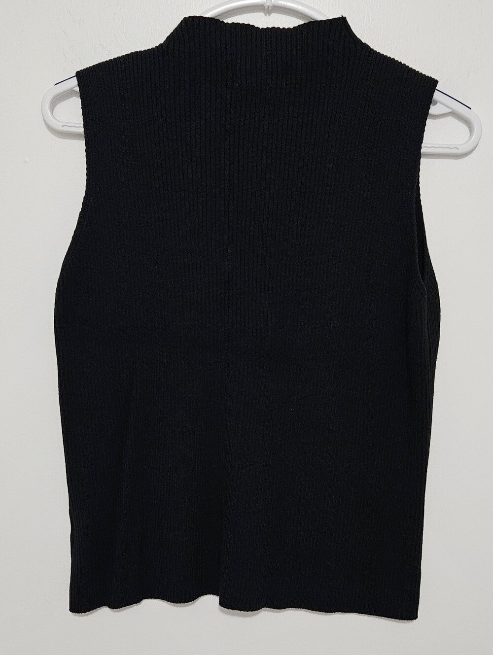 Worthington Essentials Womwn's Black Ribbed Sleeveless Mock Neck Top Size Large - Picture 2 of 3
